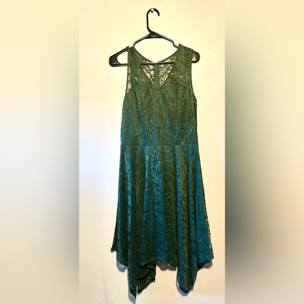 Gorgeous dark green lace sleeveless dress- never worn